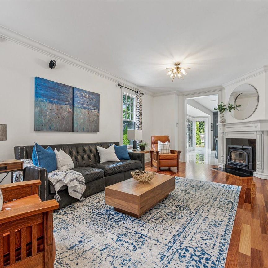 For Lease - 335 Lakeshore Road, Oakville, Ontario - Photo 1