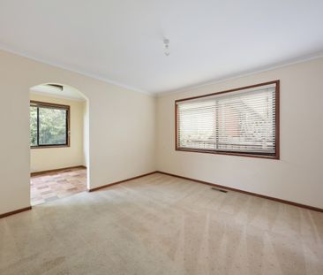 4 Luckins Rd, Bentleigh VIC 3204 - House For Rent | Domain - Photo 1