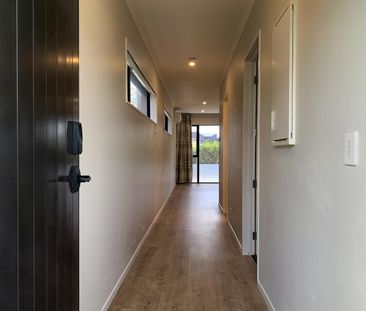 Unit 1, 71 Hobsonville Point Road, Hobsonville, Auckland - Photo 1