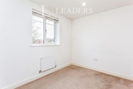 2 bedroom apartment to rent Hammingden Court, Crawley, RH10 - Photo 2