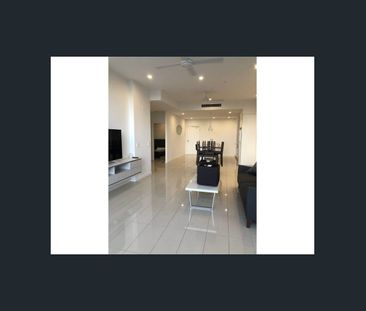 Spacious 2 Bedroom 2 Bathroom Apartment on Ground Floor! - Photo 4