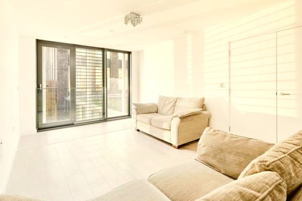 1 Bed Flat, Stratosphere Tower, E15 - Photo 1