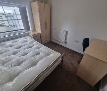 10 Bed Student Accommodation - Photo 2