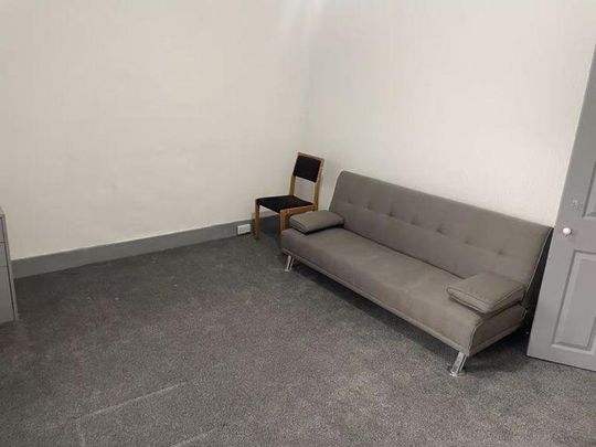 5 bedroom property to rent - Photo 1