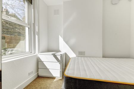 Theatre Street, London, SW11 - Photo 3