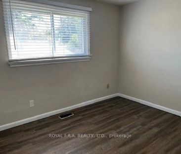 Detached Home For Lease | S9018349 - Photo 4