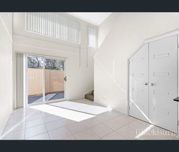 Modern & Contemporary Townhouse - Photo 1