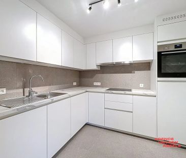 Gerenoveerd dakappartement op rustige ligging - Photo 1