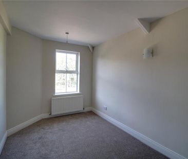 4 bedroom terraced house to rent - Photo 5