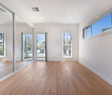 Modern 4-Bedroom Duplex - Photo 4