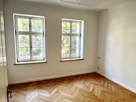 WOHNEN MIT LEBENSQUALITÄT! Hochwertige und neu sanierte 2 Zi-Wohnung - Photo 3