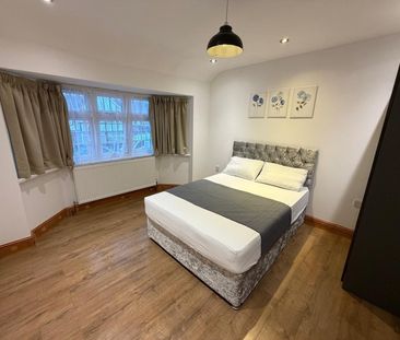 Room in a Shared House, Monks Park, HA9 - Photo 1