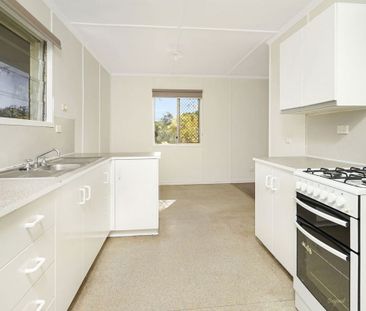 Neat, Spacious & Perfectly Positioned in Keperra - Photo 1