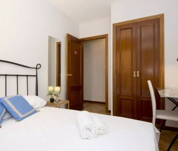 Double bed in Room in a shared 5-bedroom apartment for rent in Peña... - Photo 4