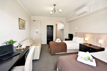 Room 7 (Ensuite) - Photo 5