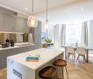 Luxurious Three-bedroom Character Property TO LET In Battersea - Photo 6