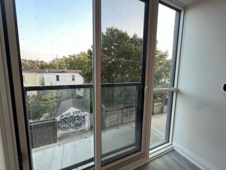 For Lease - 2369 Danforth Avenue Unit# 215, Toronto, Ontario - Photo 2