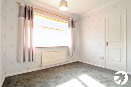 3 bedroom detached house to rent - Photo 3