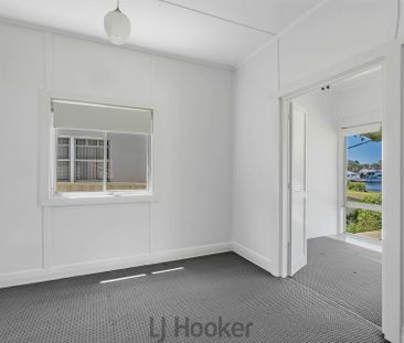 WATERFRONT RESERVE - Photo 5