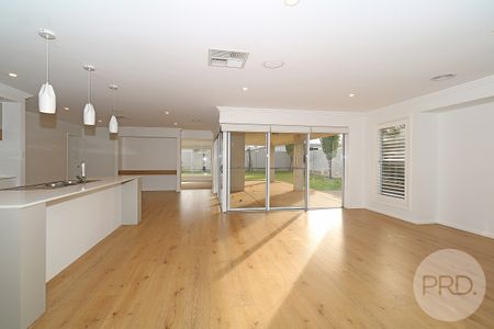 12 Yenda Avenue, Gobbagombalin NSW 2650 - Photo 2