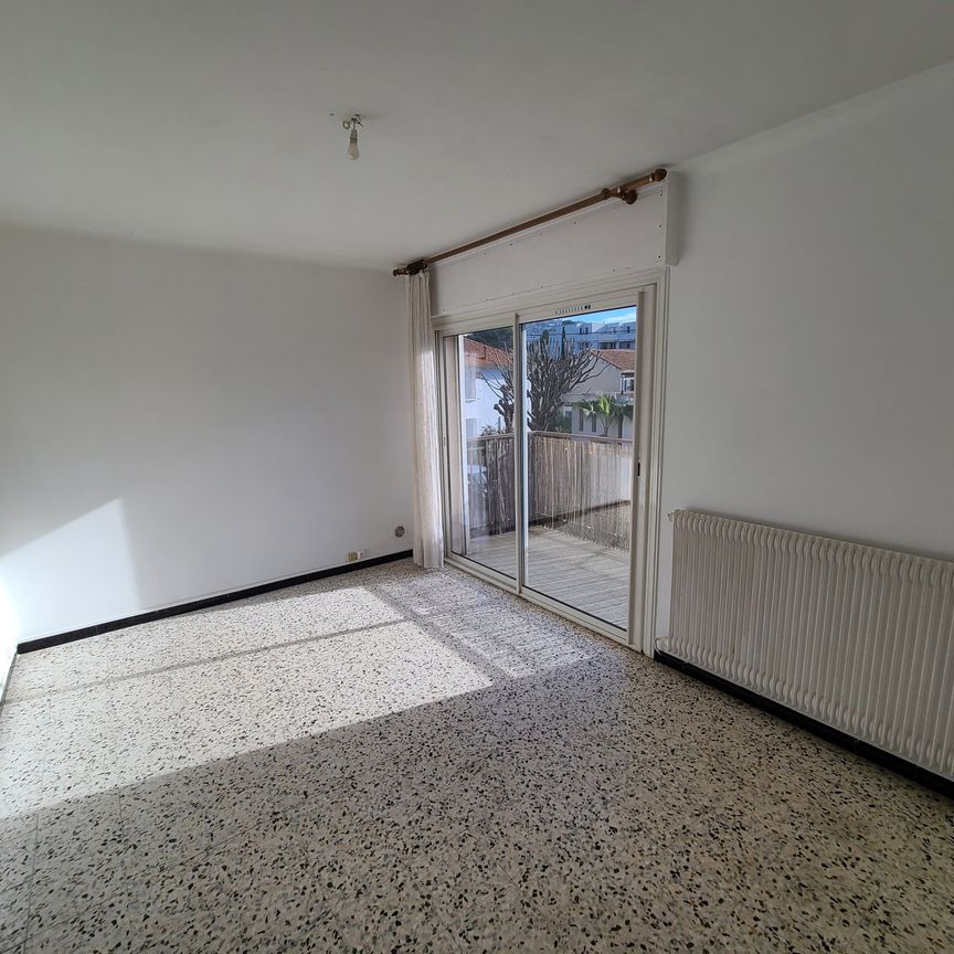 Location Appartement 3 pièces 49m² MARSEILLE 9ème - Photo 1