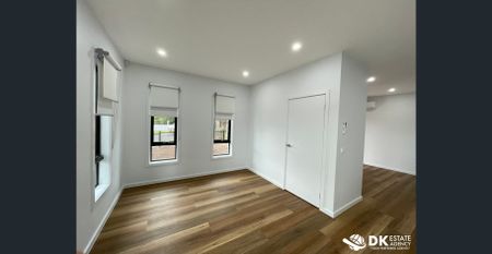 Stunning Townhouse in Albion - Photo 5