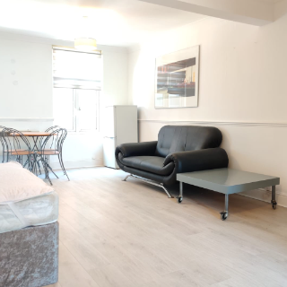 Leman Street Aldgate E1 - Photo 1