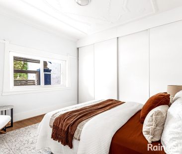 Charming Renovated Home in Marrickville - Photo 4