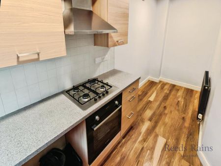 3 bedroom terraced house to rent - Photo 5