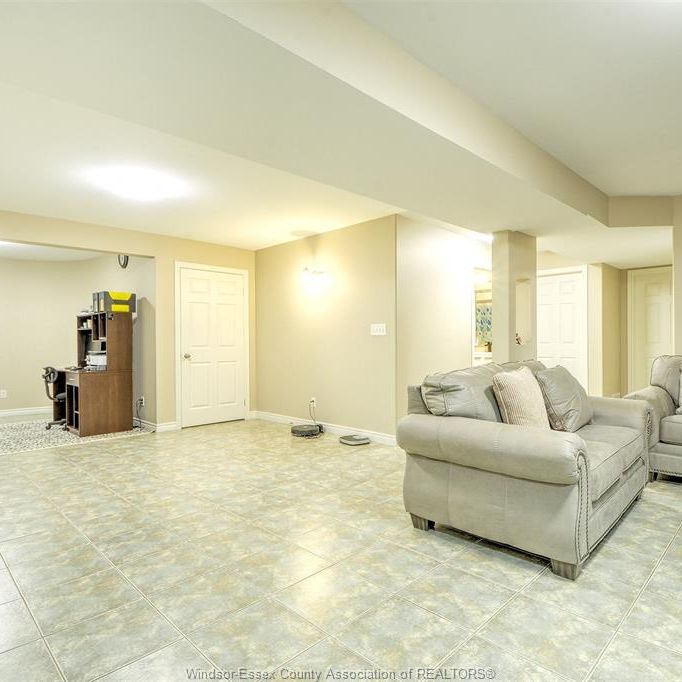 For Lease - 160 BRANTON Crescent, Tecumseh, Ontario - Photo 1