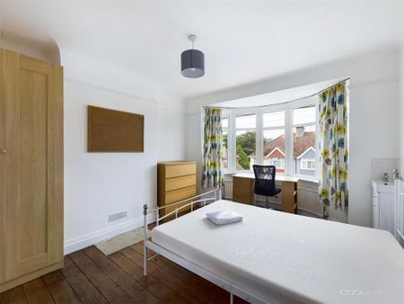 6 bedroom semi-detached house to rent - Photo 5