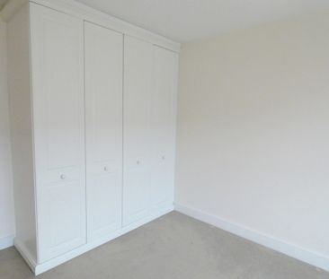 The Poplars, Lytham - Photo 3