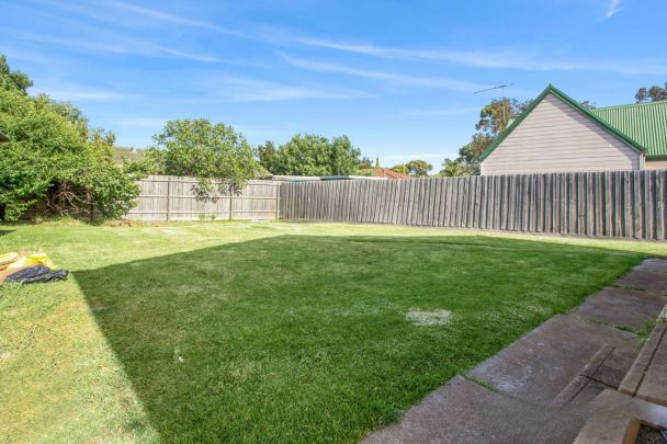 28 Chirnside Crescent, - Photo 1