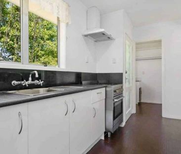 Charming 3-Bedroom Home in Massey - Photo 2