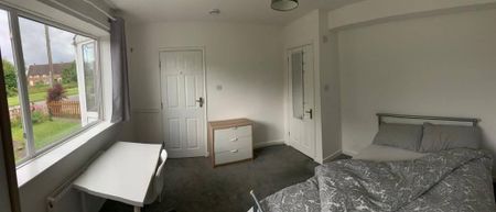 6 bedroom semi-detached house to rent - Photo 3