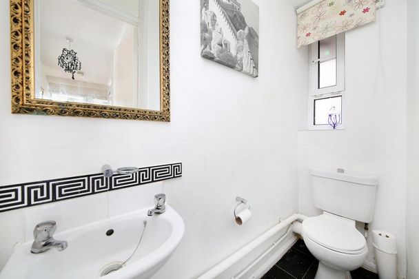 3 bedroom flat to rent - Photo 1