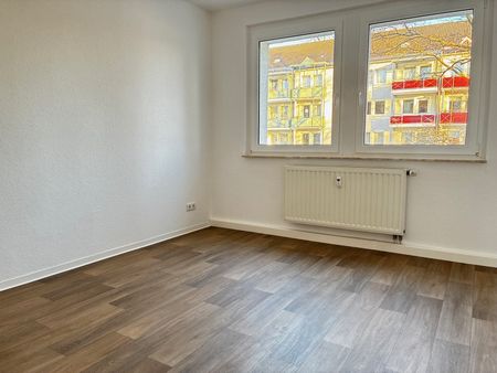 Wohnen am Lindentempel: Sanierte 3-Raum-Wohnung mit Balkon - Photo 2