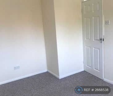 3 bedroom semi-detached house to rent - Photo 6