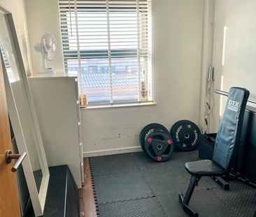 2 Bed Flat, Bailey House, SE18 - Photo 3