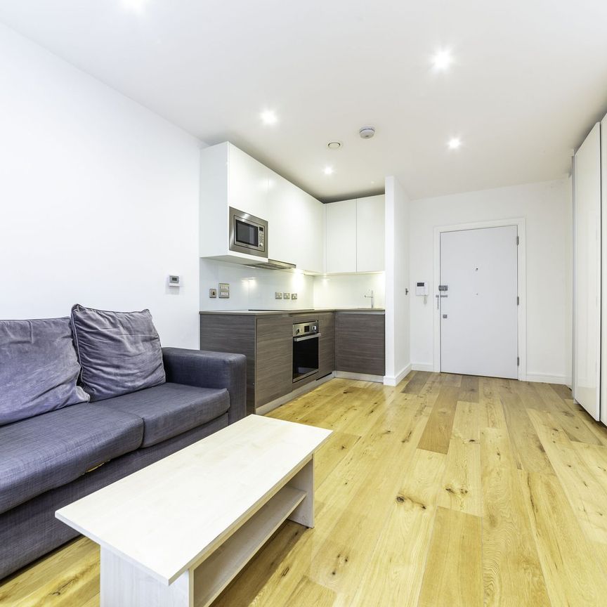 Lampton Road, Hounslow, TW3 - Photo 1