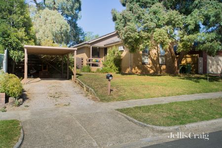 38 Darren Avenue, Bundoora - Photo 5