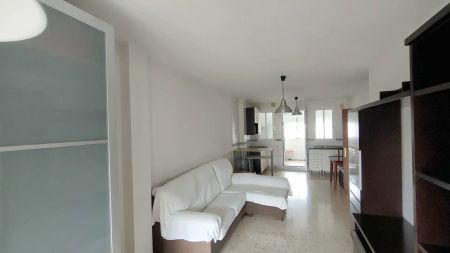 Apartamento de alquiler en Calle Joaquín Sama Naharro, 16, Huerta de la Reina - Trassierra - Photo 2