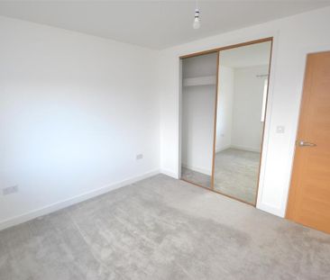 4 bedroom detached house to rent - Photo 6