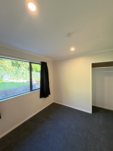 Bright, Comfortable 3 Bedroom Home - Photo 4