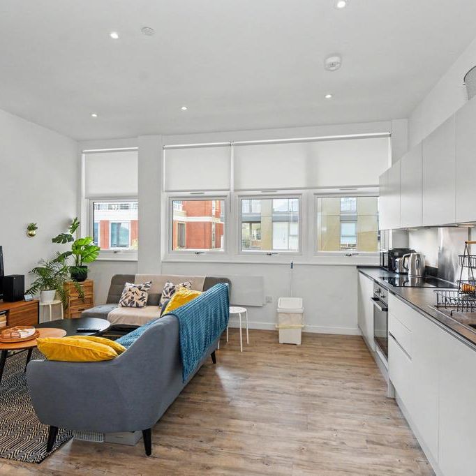 2 bedroom flat to rent - Photo 1
