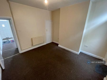 3 bedroom terraced house to rent - Photo 2