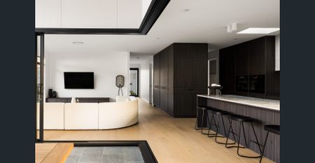 Immaculately Presented Family Home - Photo 4