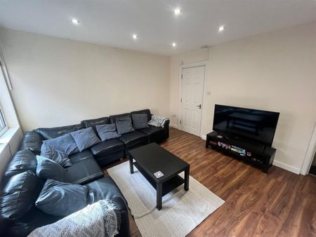 Manor Drive, Hyde Park, LS6 1DD, Leeds - Photo 2