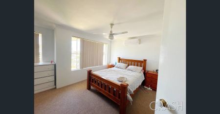 4x2 House in Waikiki with Double Garage - Photo 4