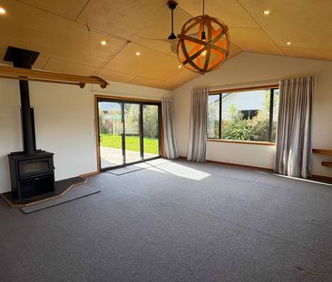 Lake Hāwea Charm - Photo 5